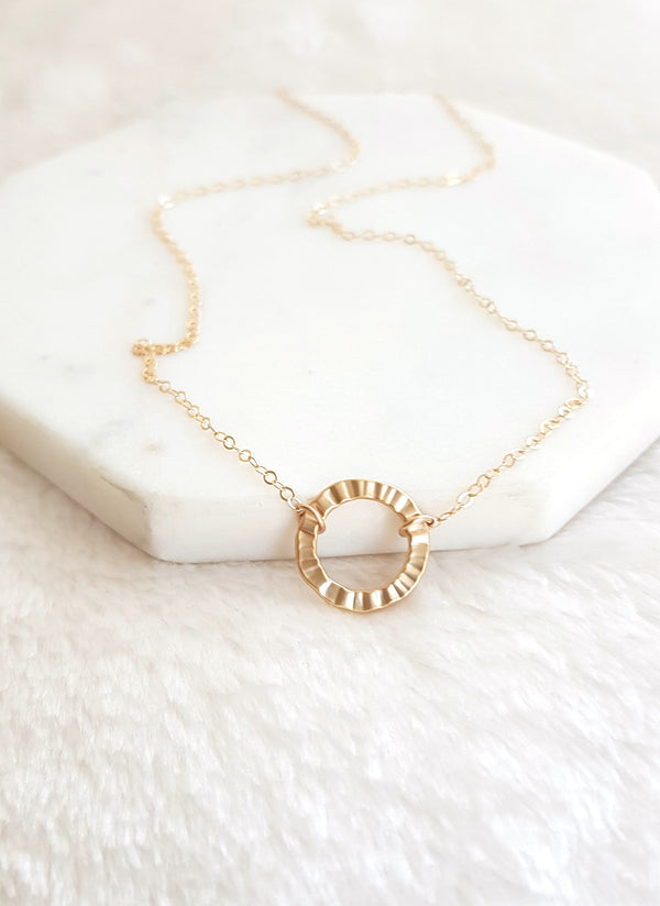 Eterna Gold Circle Necklace